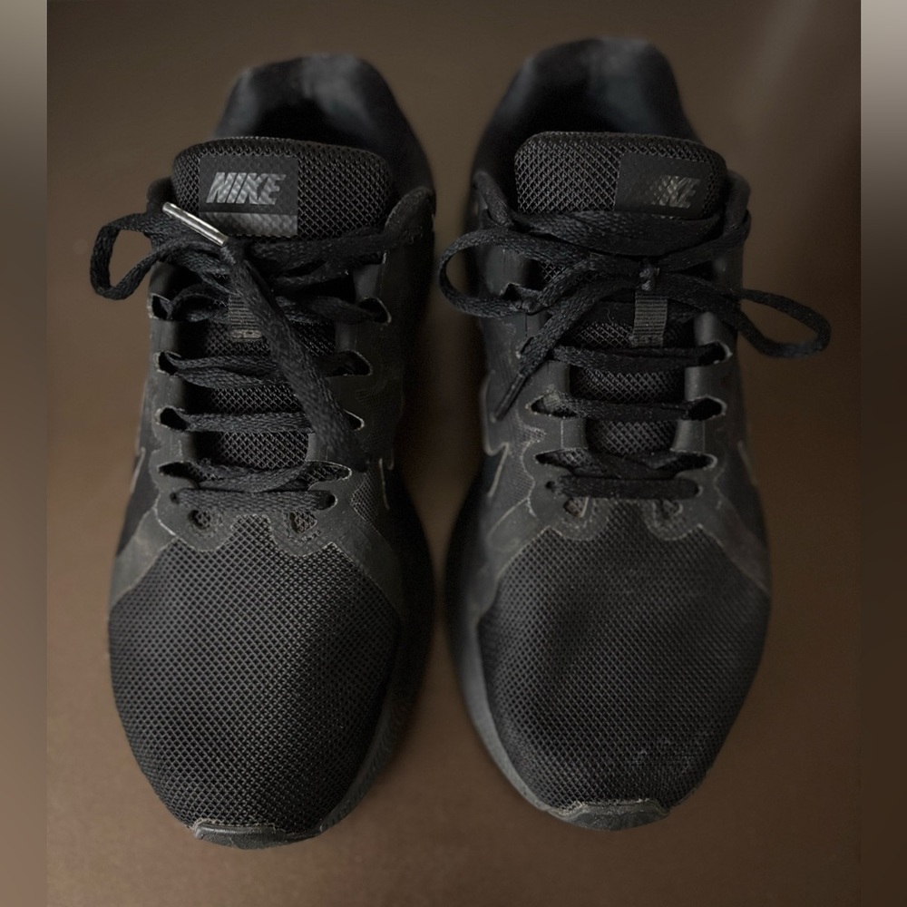 Women’s Black Nike Sneakers